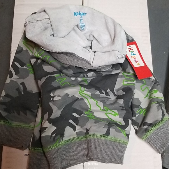 Kidget Army top . Size 3T - Picture 3 of 3